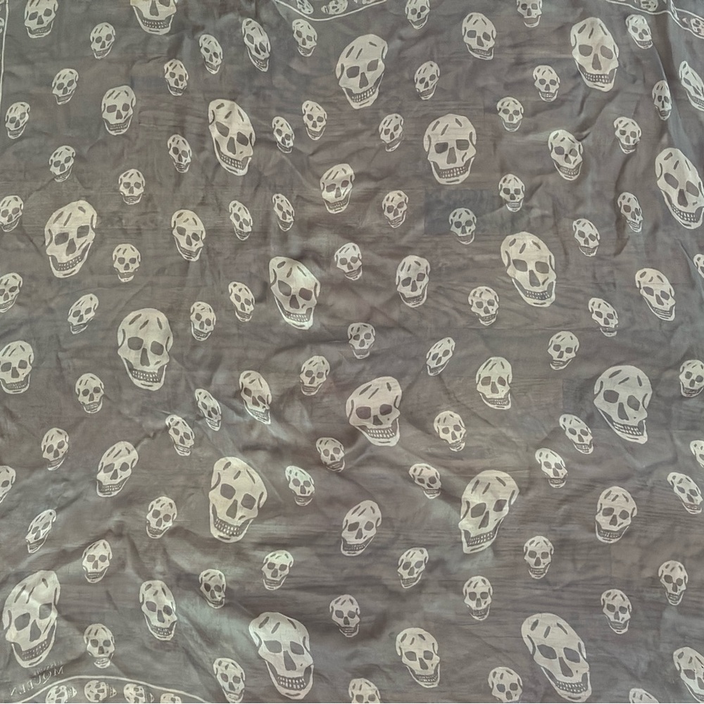 Alexander McQueen classic silk skull scarf